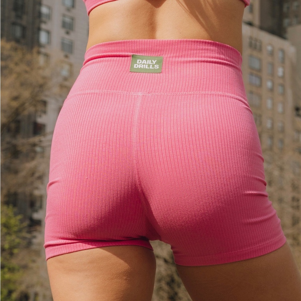 DAILY DRILLS RIBBED SHORTIE SHORTS IN PINK- WORN ONCE PERFECT CONDITION W/TAGS